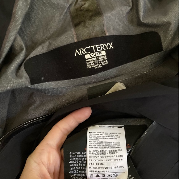 Arc'teryx Gore-Tex Tempest Ski Jacket - Picture 5 of 9